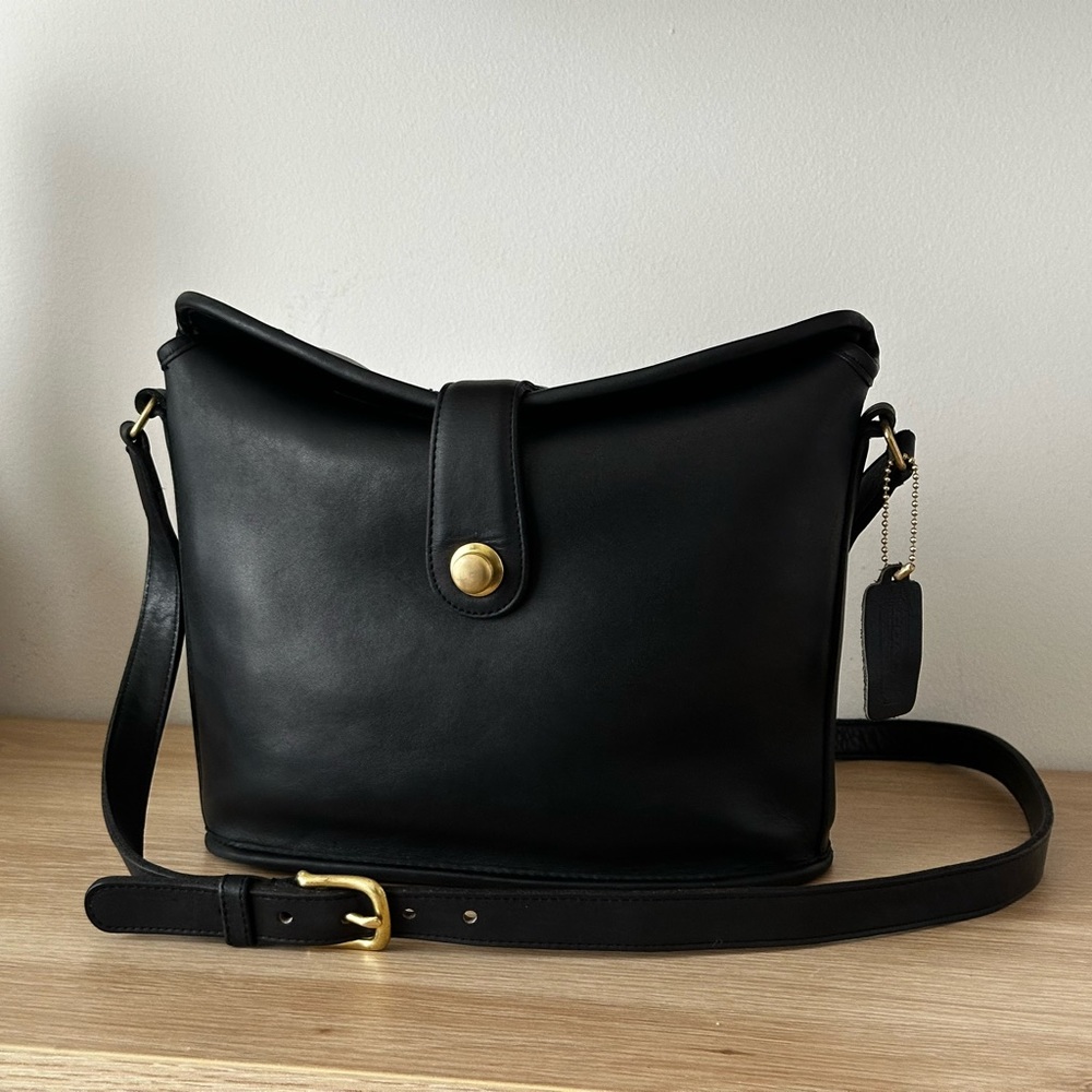 Vintage Coach Leather Black Crossbody
Shoulder Binocular Bag Style 9853 RARE